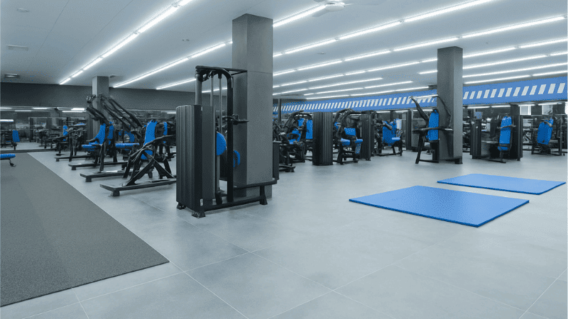 清潔で快適なフィットネス空間